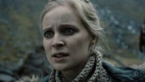 The lady from the weird singing bit at the beginning.