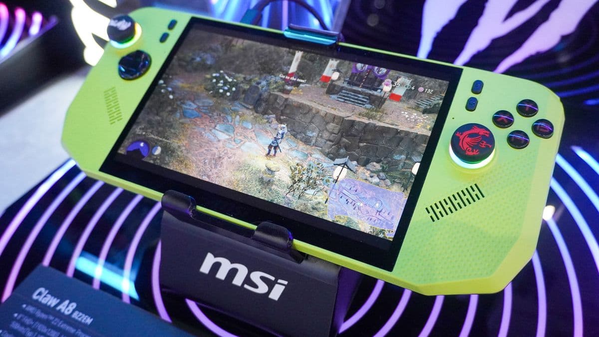 MSI Claw A8 displaying in-game graphics performance.