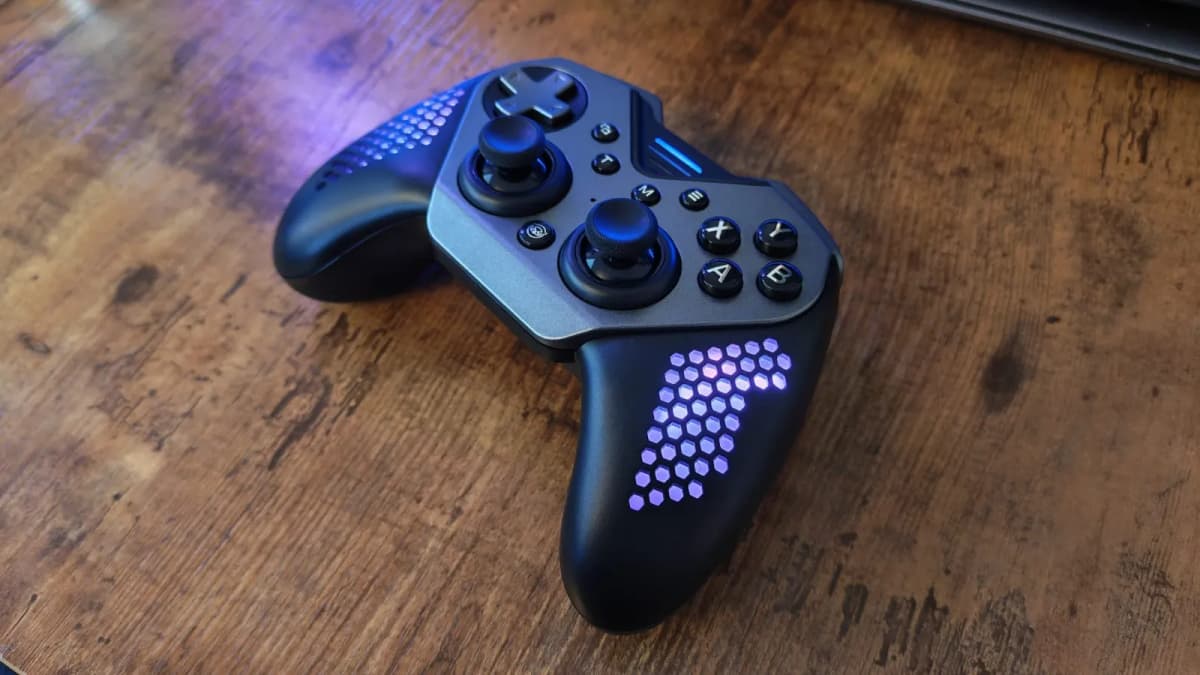 This $50 Nyxi Flexi pad lets you swap Xbox/PlayStation layouts fast – but at a cost