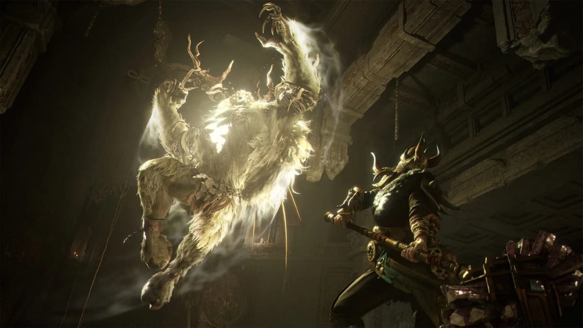 Mistfall Hunter: Find the Greataxe Berserker and Survive the Arena