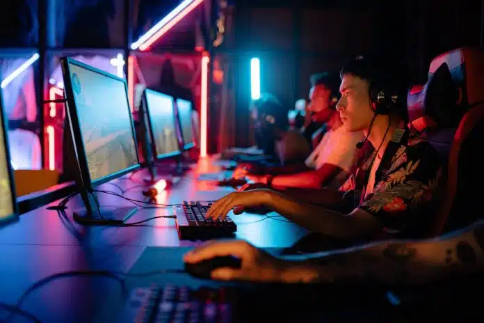 how to become a professional gamer and get paid